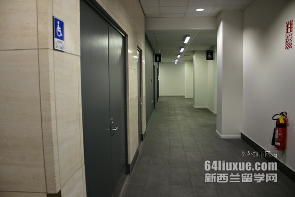 mAưWM