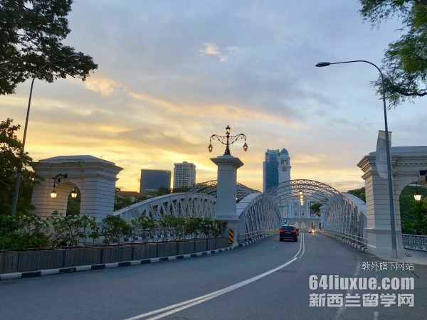 ¼ӢAHWУW
